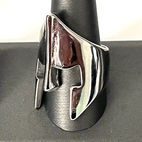 Men's Stunning Stainless Steel Spartan's Helmet Mask Ring - Picture 4 of 10